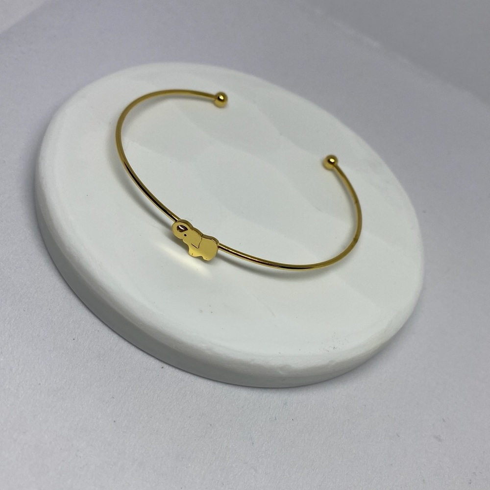 Dainty elephant cuff